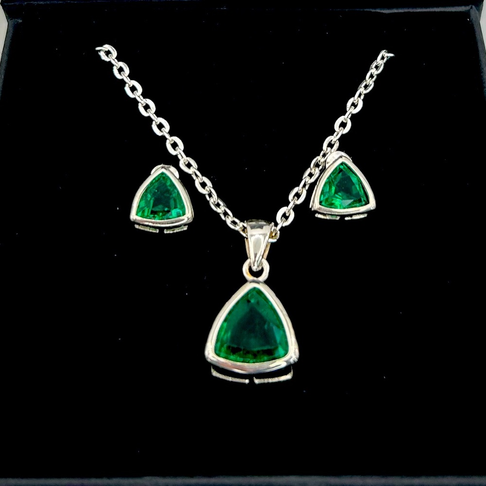 Zambian Green Topaz Necklace & Earring Set 9.50 TCW